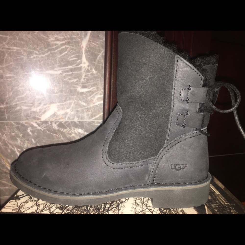 UGG Naiyah black shearling lined boots size 7.5 - Picture 5 of 6